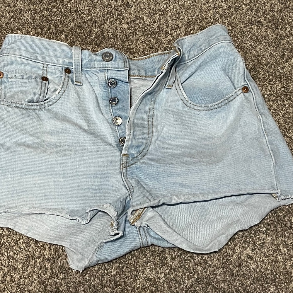 Levi 501 women’s shorts size 26